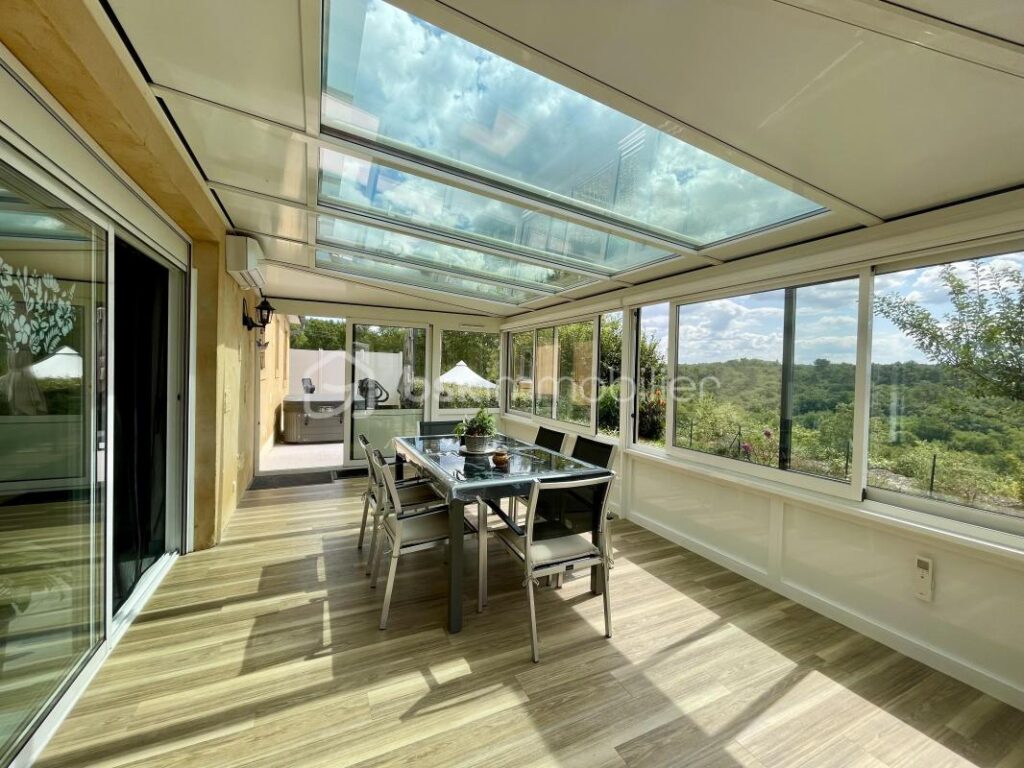 Plain-pied avec vue dégagée – À 6 minutes de Sarlat-la-Canéda – 5 pièces – 3 chambres – 122 m²