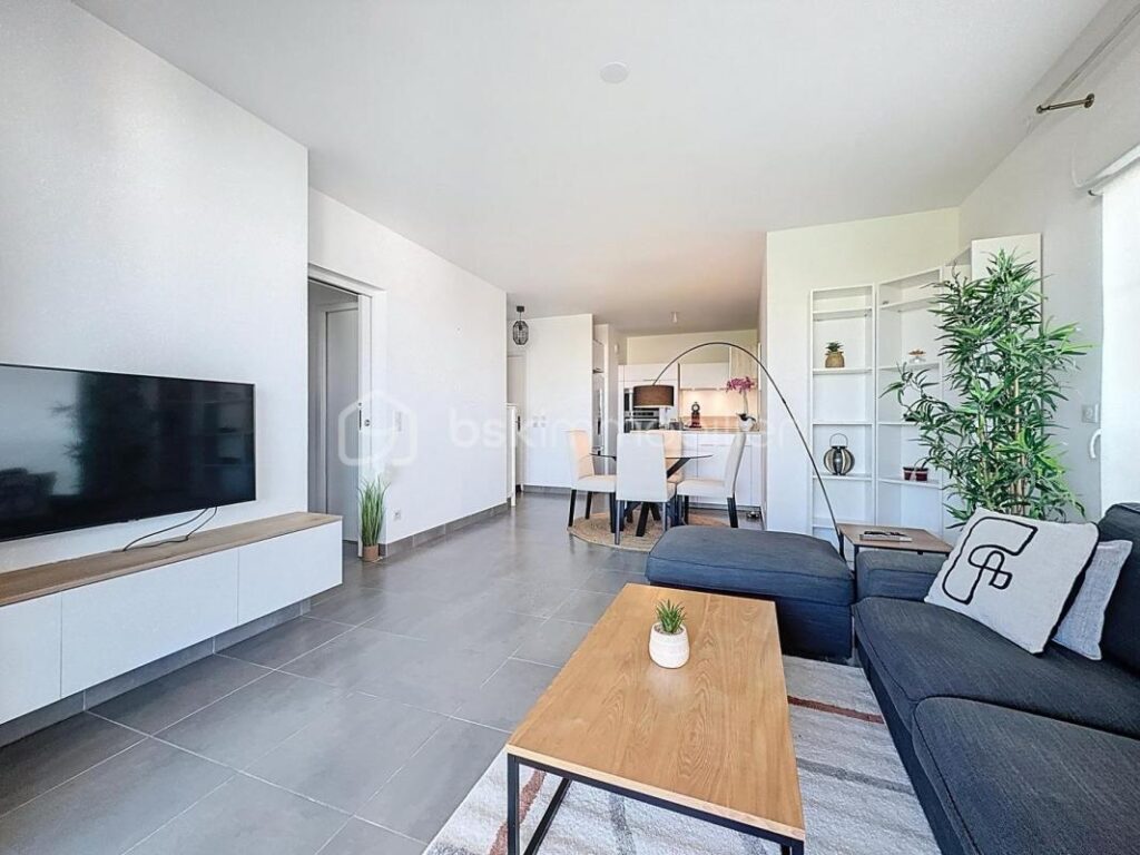 APPARTEMENT 3 PIÈCES 62m2 AVEC TERRASSE ET PARKING – 3 pièces – 2 chambres – 62 m²