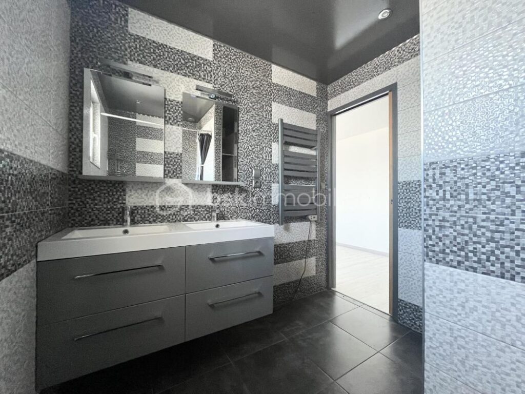 DPT HAUTE SAVOIE (74) – MAISON FAMILIALE AVEC VUE SUR LE LAC LEMAN – Lugrin (Hauteurs d’Évian) – 6 pièces – 4 chambres – 166 m²