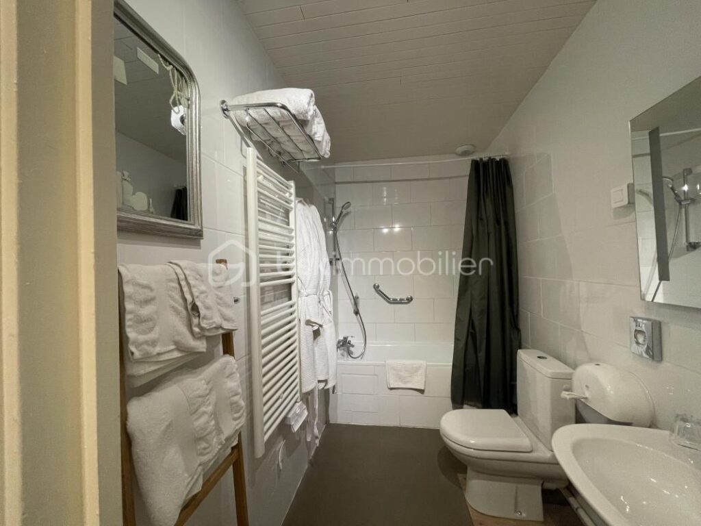 BORD DE MER – APPARTEMENT 60 M² – – 3 pièces – 2 chambres – 59 m²