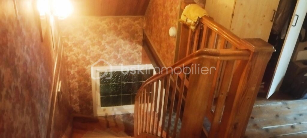 Charmante maison à ossature bois de 210 m² sur un terrain de 50 ares – 6 pièces – 3 chambres – 220 m²