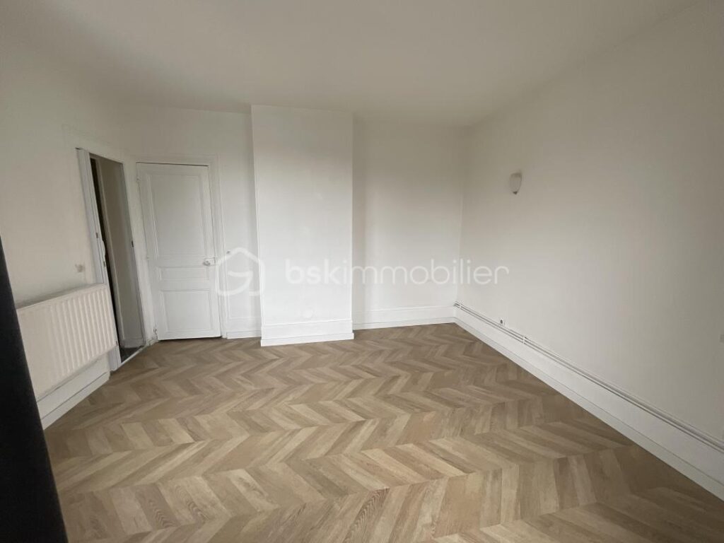 Appartement 2 pièces avec cave en sous-sol, proche métro 7 quatre chemins et RER E Pantin – 2 pièces – 1 chambre – 35 m²