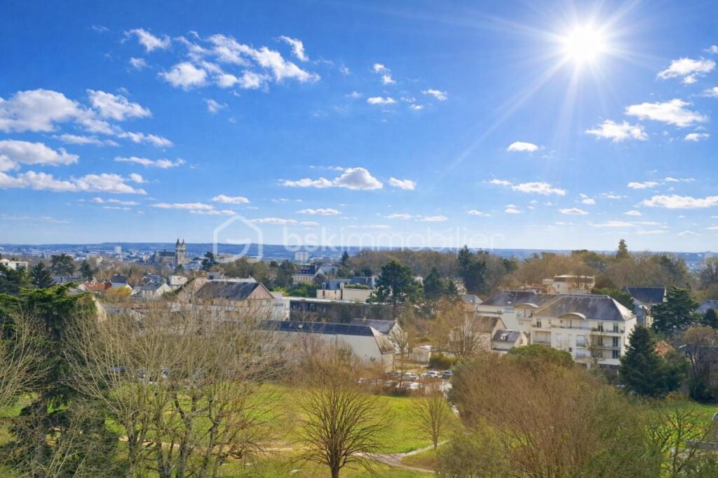 Appartent 4 pièces -70m²- Saint-Cyr-Sur-Loire – 3 pièces – 2 chambres – 70 m²