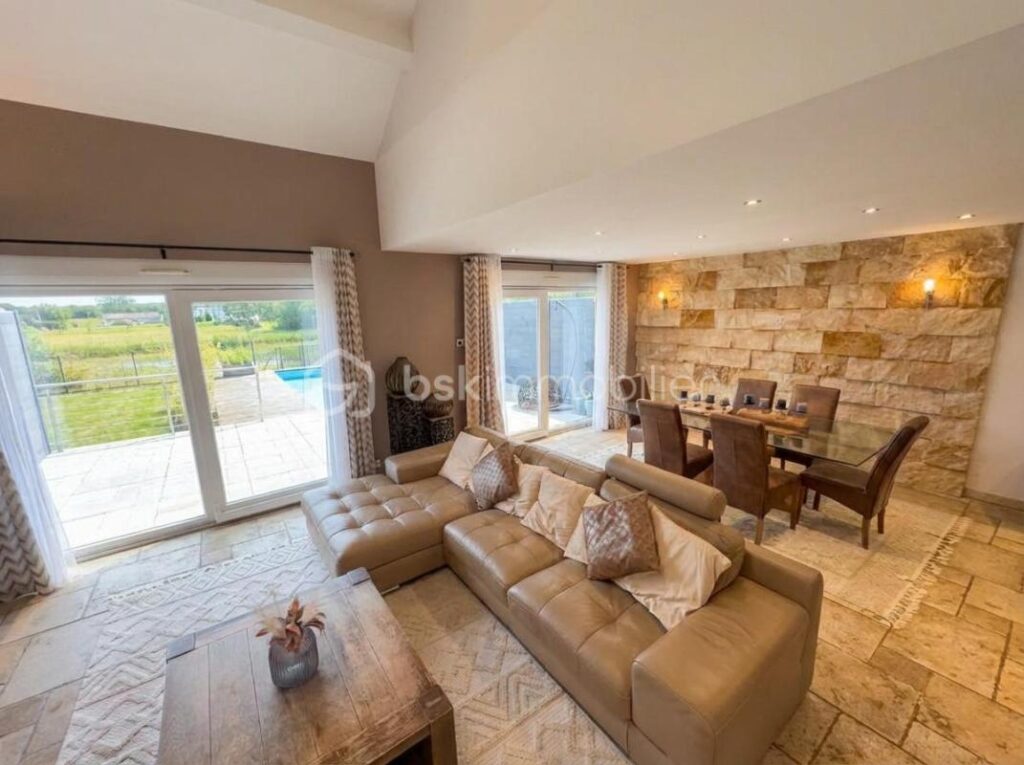 Exclusivité / Maison contemporaine (2009) à Maxstadt 57660 — 150 m², terrain 810 m², piscine, impasse au calme – 6 pièces – 3 chambres – 150 m²