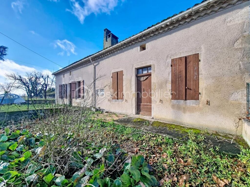 Maison à rénover, vue panoramique et fort potentiel locatif à Miradoux – 7 pièces – 5 chambres – 174 m²
