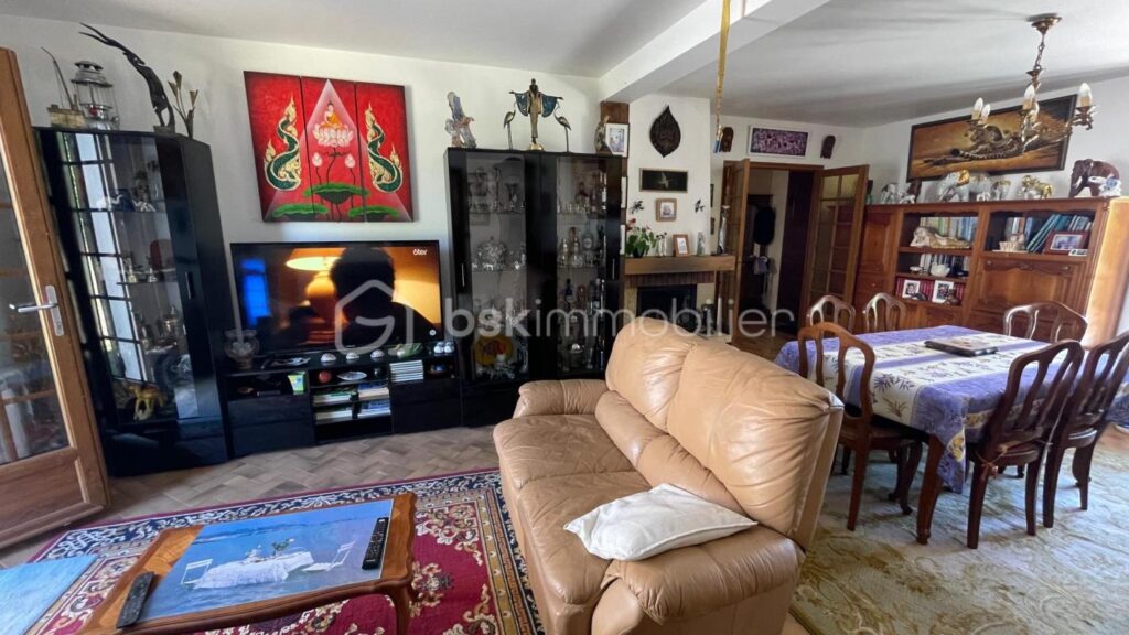 Belle propriété sur les hauteurs de Creysse – 7 pièces – 4 chambres – 120 m²