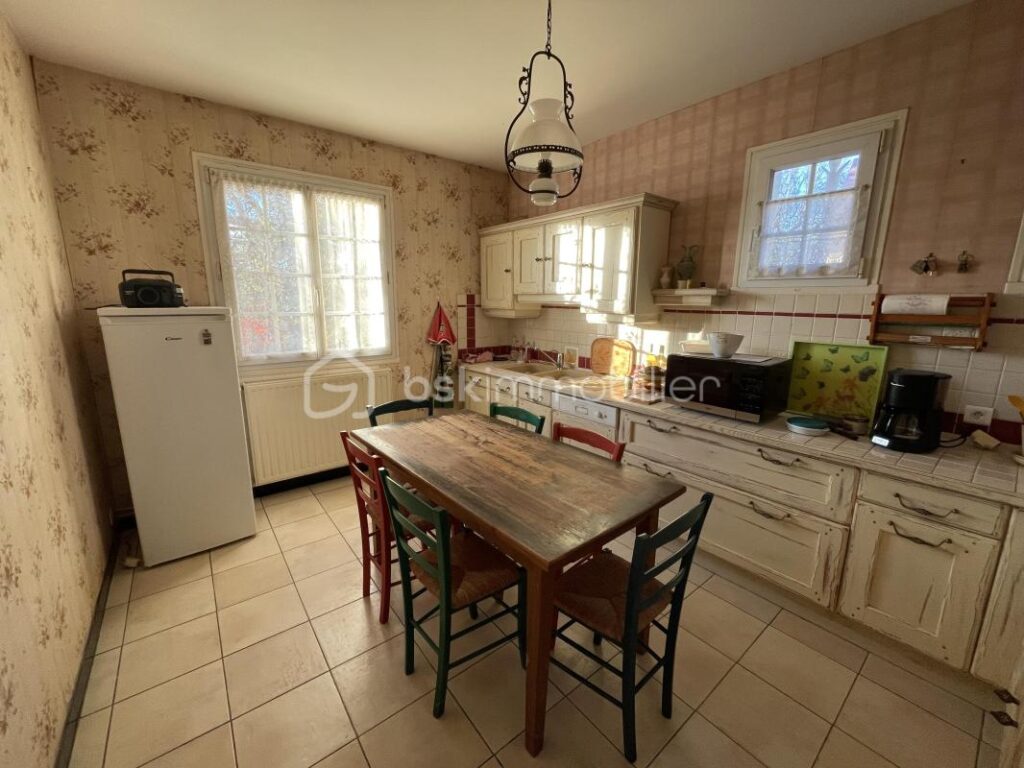 Superbe maison en pierre en position dominante avec vue – 6 pièces – 4 chambres – 120 m²