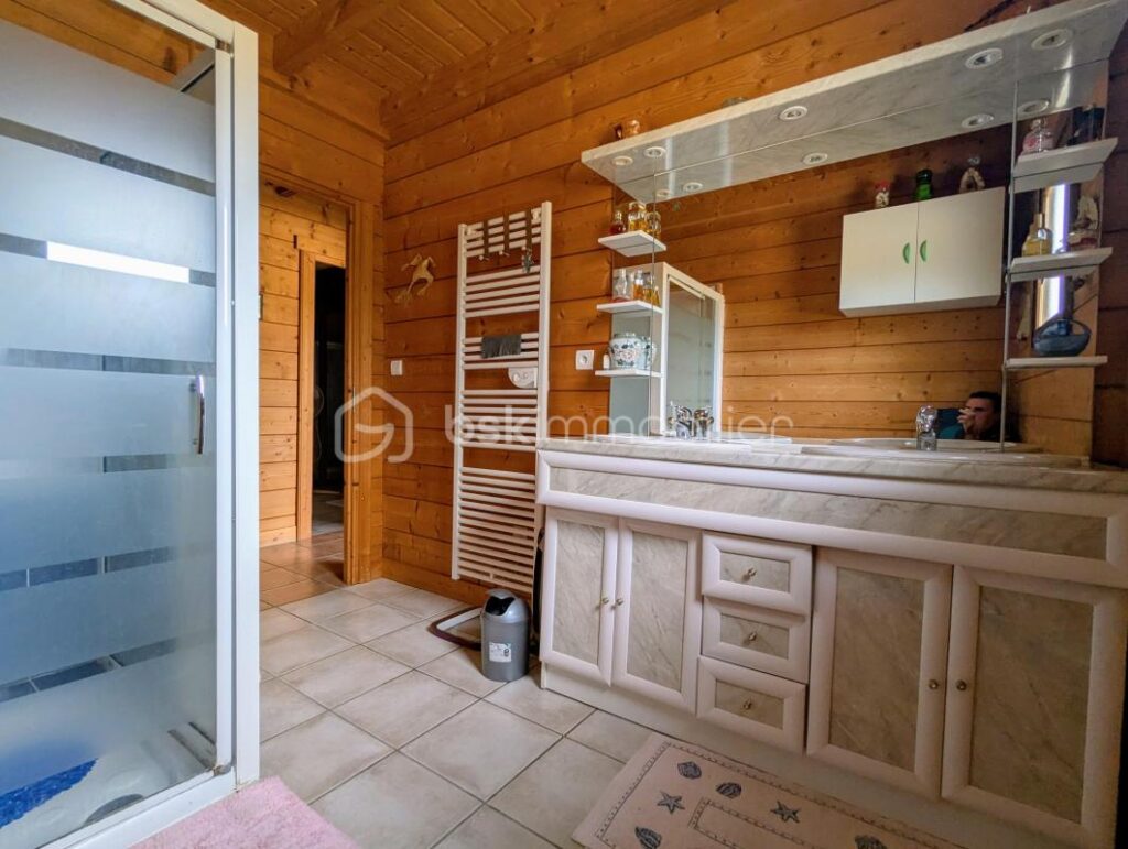 A saisir – 6 pièces – 4 chambres – 132 m²