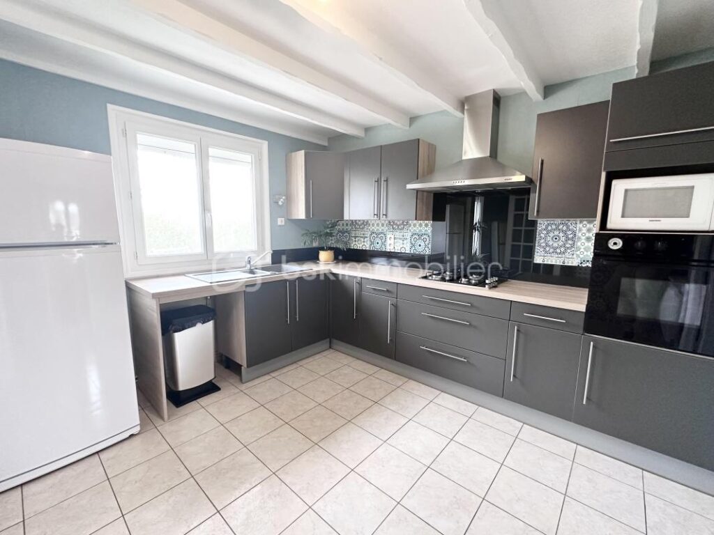 Maison mitoyenne d’un côté – 5 pièces – 2 chambres – 86 m²