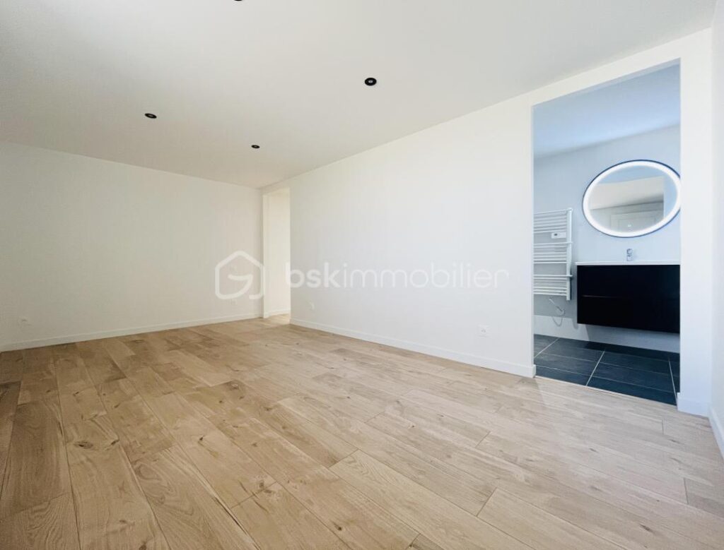 Maison de charme rénovée – 135m² au cœur d’une ferme rénovée – Proche Villefranche-sur-Saône – 4 pièces – 3 chambres – 120 m²