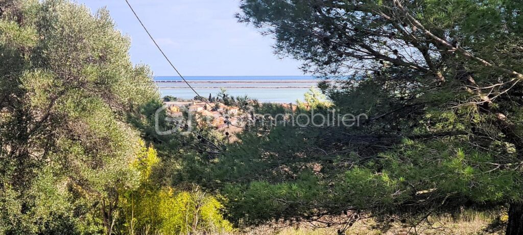 RARE- TERRAIN CONSTRUCTIBLE AVEC VUE++ – NR pièces – NR chambres – 1220 m²