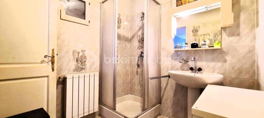 *** Maison de village de 146m²- Cour- Loggia- T2 en RDC- Vue- La Palme *** – 6 pièces – 3 chambres – 146 m²