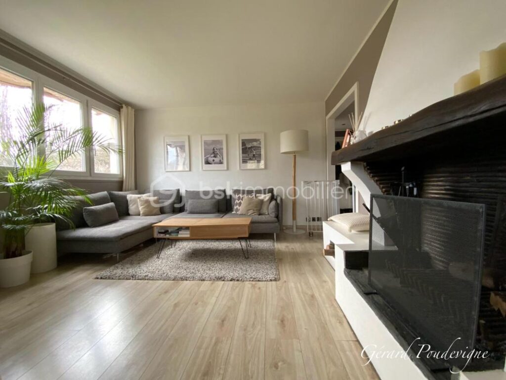 Le Port-Marly- Rue de Paris- Au calme- Prêt à habiter- – 4 pièces – 3 chambres – 62 m²