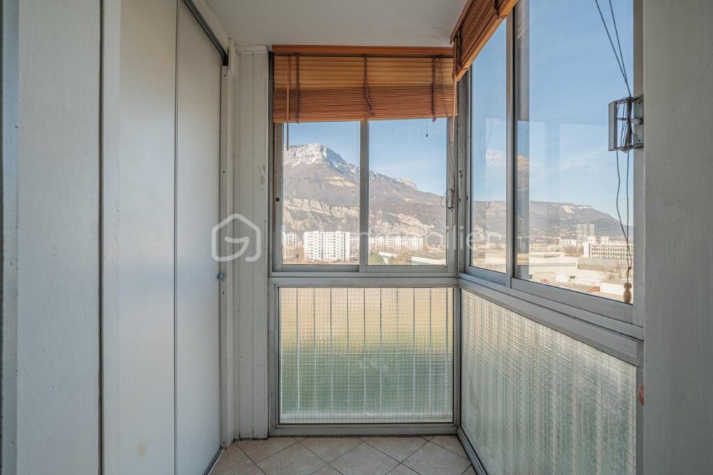 Appartement familial et lumineux avec balcon et vue dégagée – Le Pont de Claix – 5 pièces – 3 chambres – 81 m²