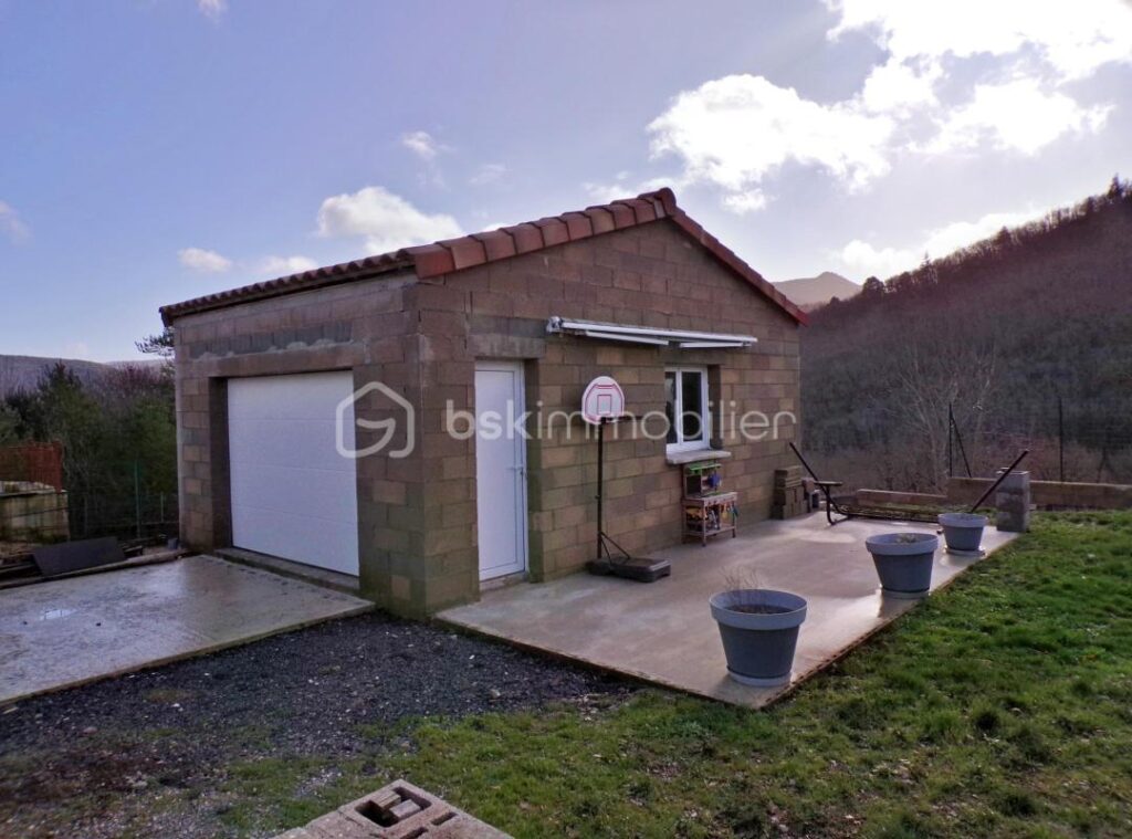 COURNIOU – Plain-pied récent – DPE B – 1 015 m² de terrain – 4 pièces – 3 chambres – 96 m²