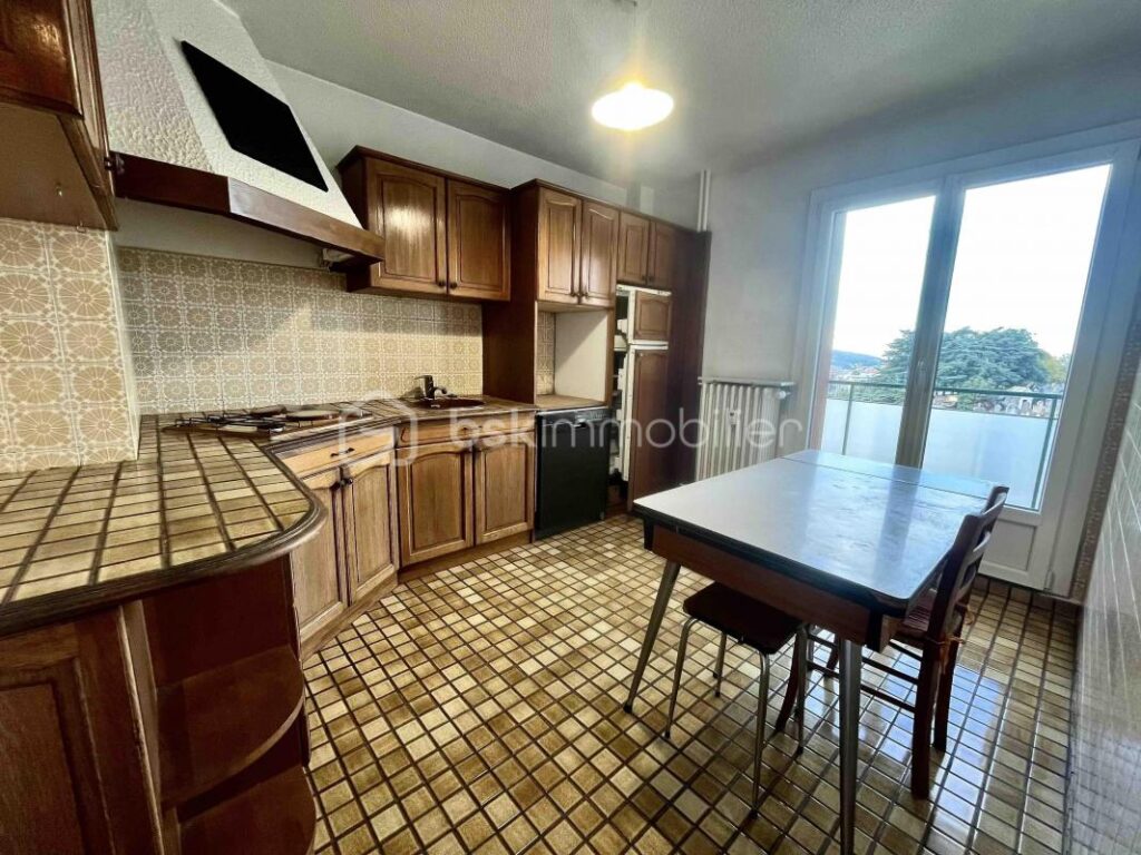 BAISSE DE PRIX ! Vivaraize/Fauriel Appartement 4 pièces de 76,92 m², balcons, grand garage et cave – 4 pièces – 2 chambres – 76 m²