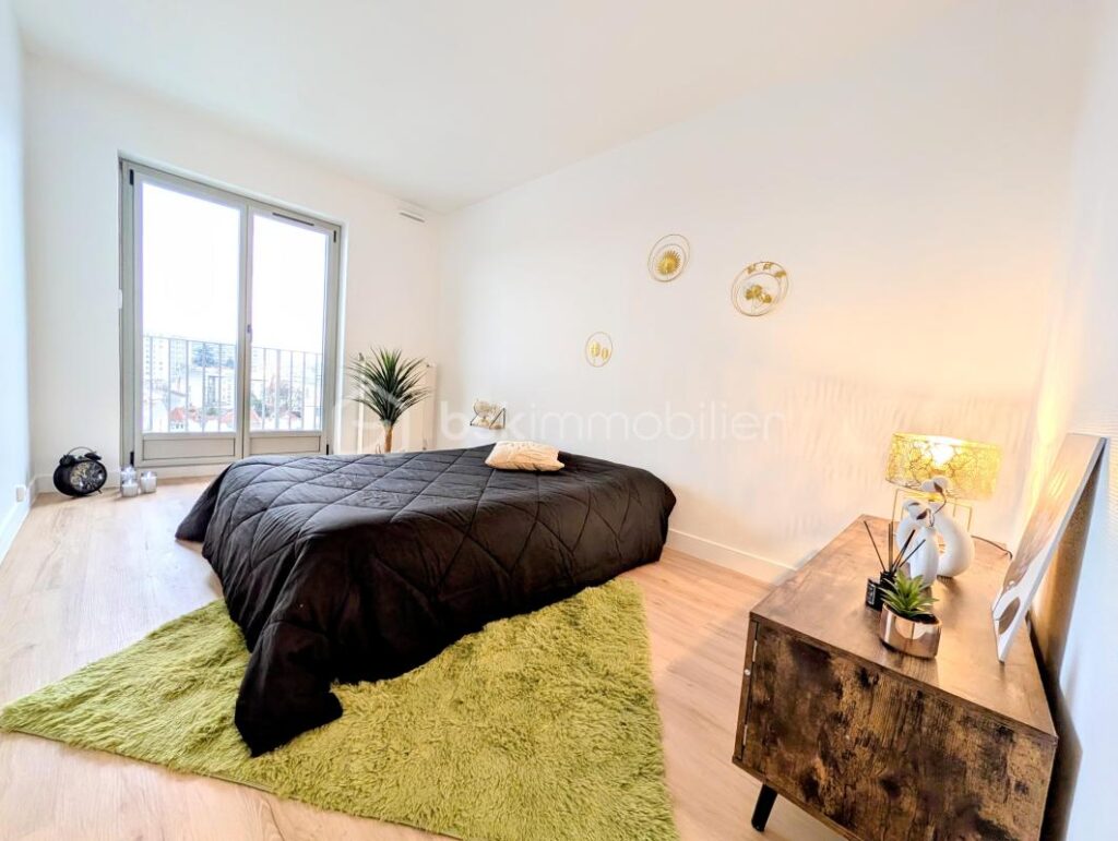 💎 APPARTEMENT D’EXCEPTION : DUPLEX DE STANDING AVEC VUE CATHÉDRALE ! ‘Le prestige du Dernier Étage’ – 6 pièces – 4 chambres – 135 m²