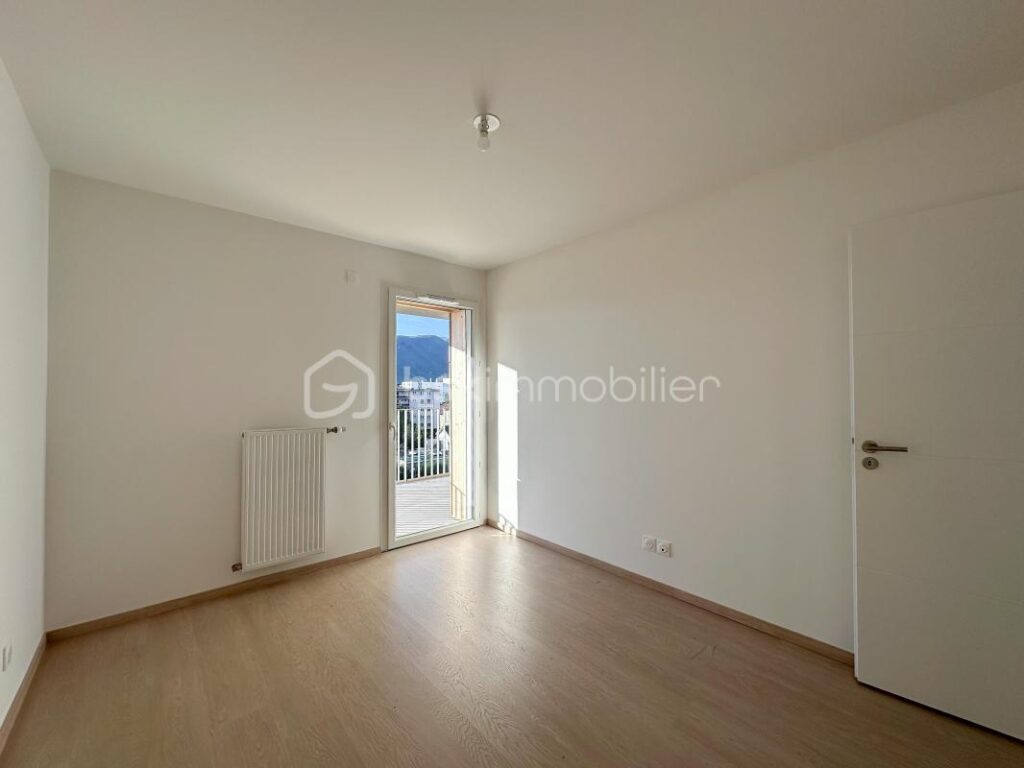 APPARTEMENT T3, DERNIER ETAGE, TERRASSE ET VUE EXCEPTIONNELLE – 3 pièces – 2 chambres – 78 m²