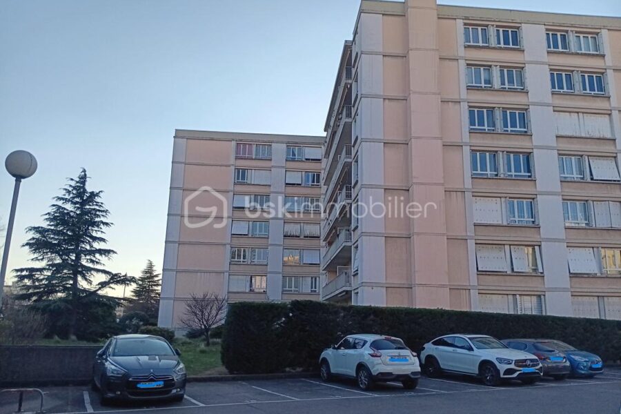 Appartement à vendre à Lyon 8e arrondissement — Vue nature — photo 9