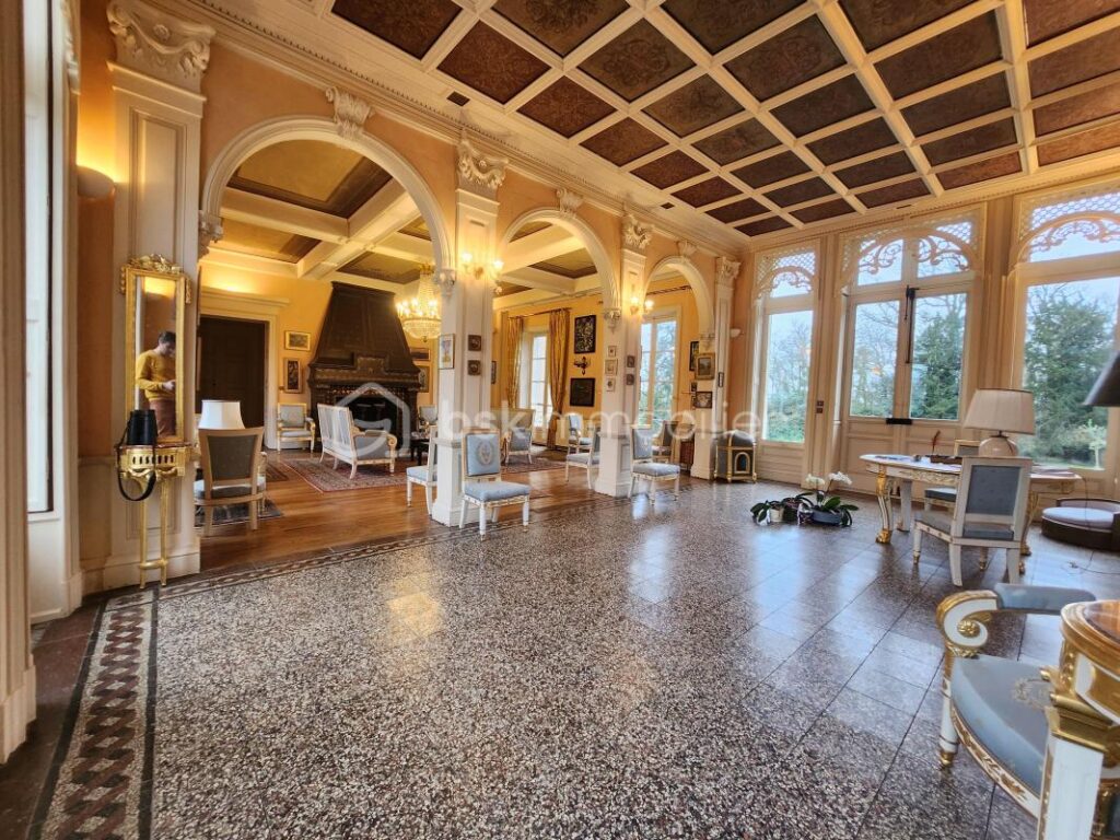 Magnifique Chateau du XIX éme , dépendances, Maison de gardien/gite, parc arboré de 9,5 hectares – 15 pièces – 8 chambres – 632 m²