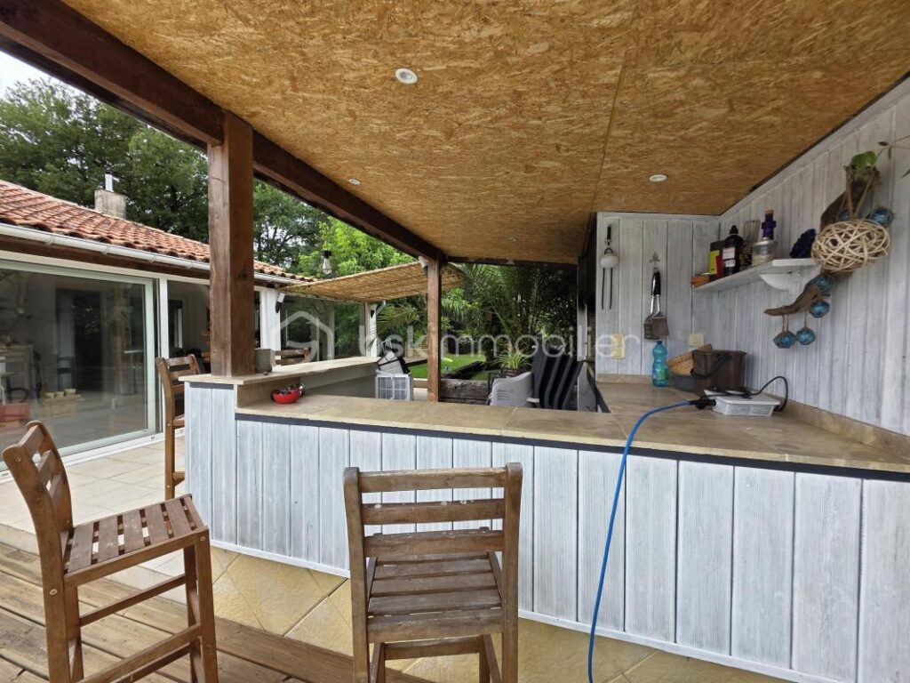 MAISON 128 m²- 4 CHAMBRES- PISCINE- POOL HOUSE- GARAGE – 5 pièces – 4 chambres – 128 m²