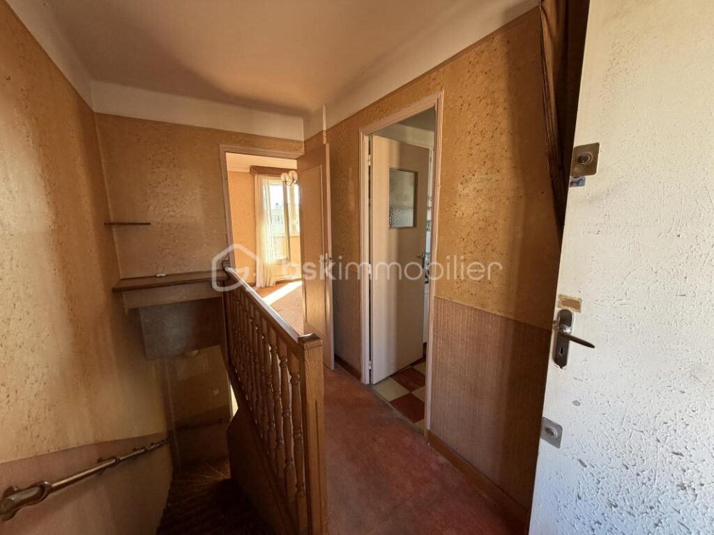 T4 duplex 67,5 m² dernier étage – loggia, garage, cave, parking – Hyères Ouest – 4 pièces – 3 chambres – 67 m²