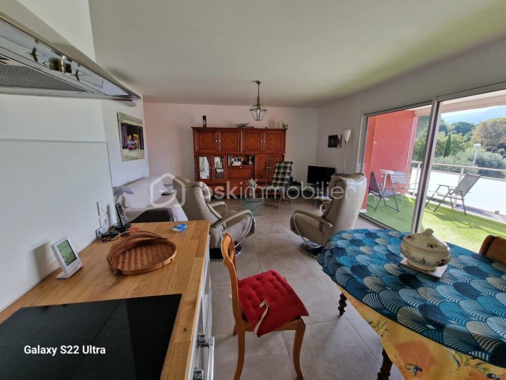 A VENDRE APPARTEMENT T3 DE 73M² A ARGELES SUR MER – TERRASSE – ASCENSEUR – PARKING PRIVATIF – GARAGE – – 3 pièces – 2 chambres – 73 m²