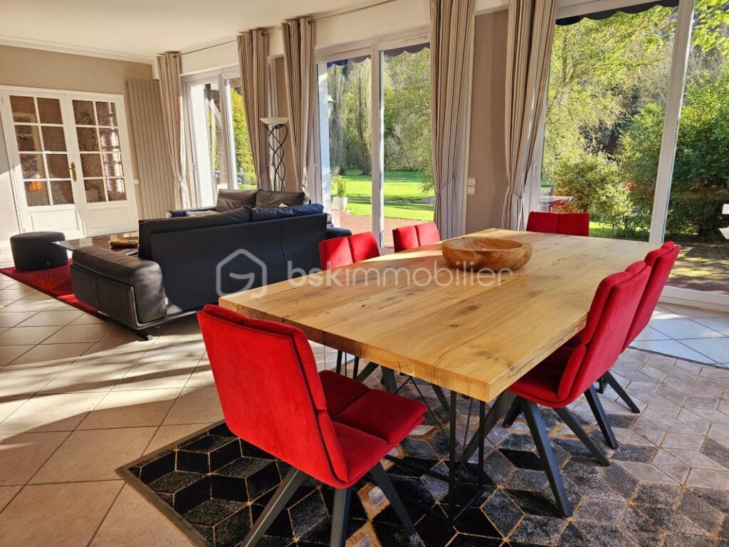 COUP DE COEUR : Magnifique chaumière, où vous admirerez le jardin depuis le SPA – 9 pièces – 5 chambres – 470 m²