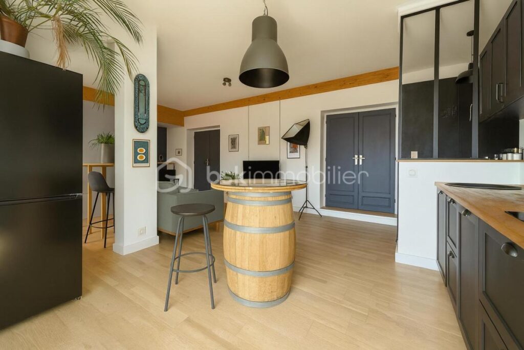 💎 RARE – T3 dernier étage, terrasse 30 m² + jacuzzi – Vue panoramique Grenoble – 3 pièces – 2 chambres – 62 m²