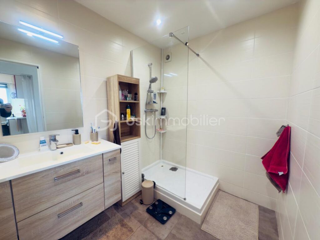 LE CANNET – Appartement 4 pièces – 77M² – Dernier étage – Vue mer – Proches tous commerces à pied – 4 pièces – 3 chambres – 77 m²