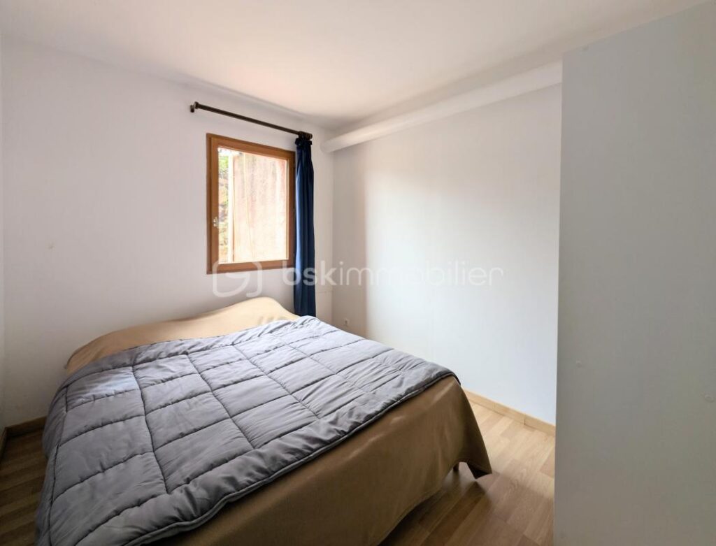 VILLA de 257 M² A LIAUSSON 34800 – 11 pièces – 8 chambres – 257 m²