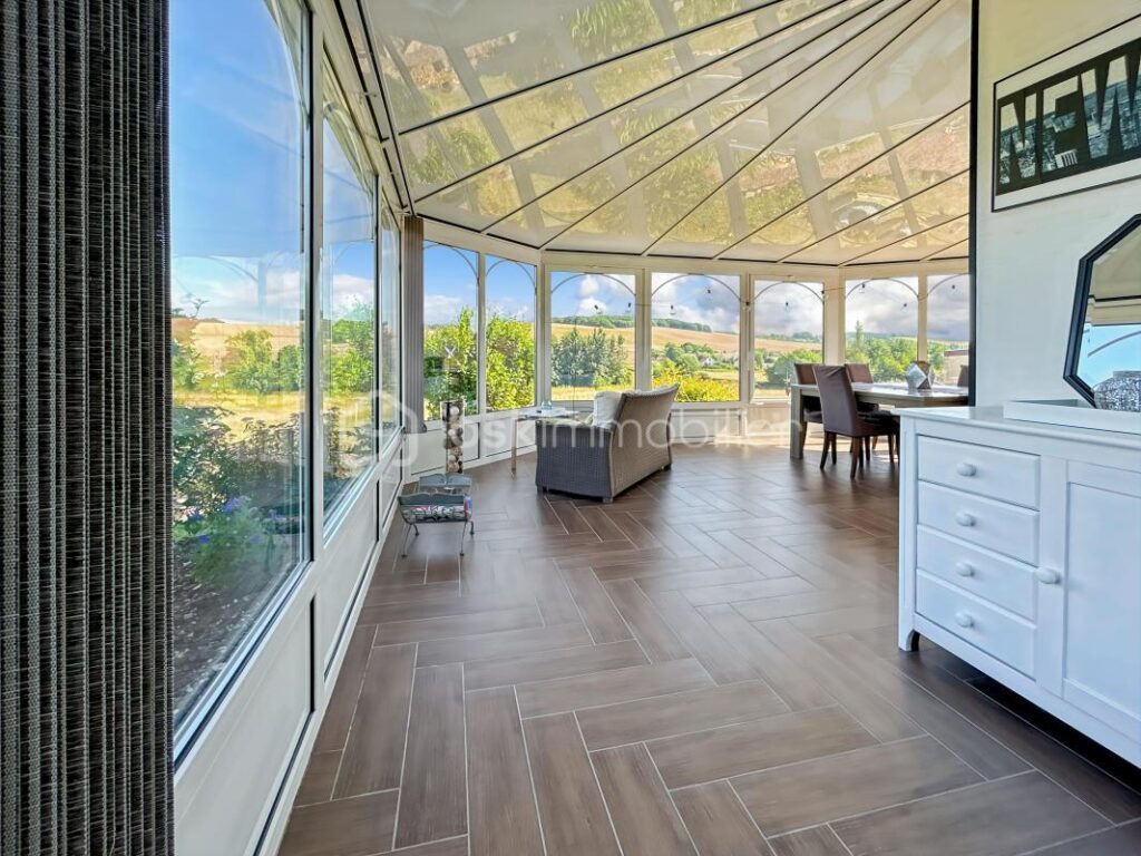 Maison 6 pièces de 179m2 à Nailly – 6 pièces – 5 chambres – 179 m²