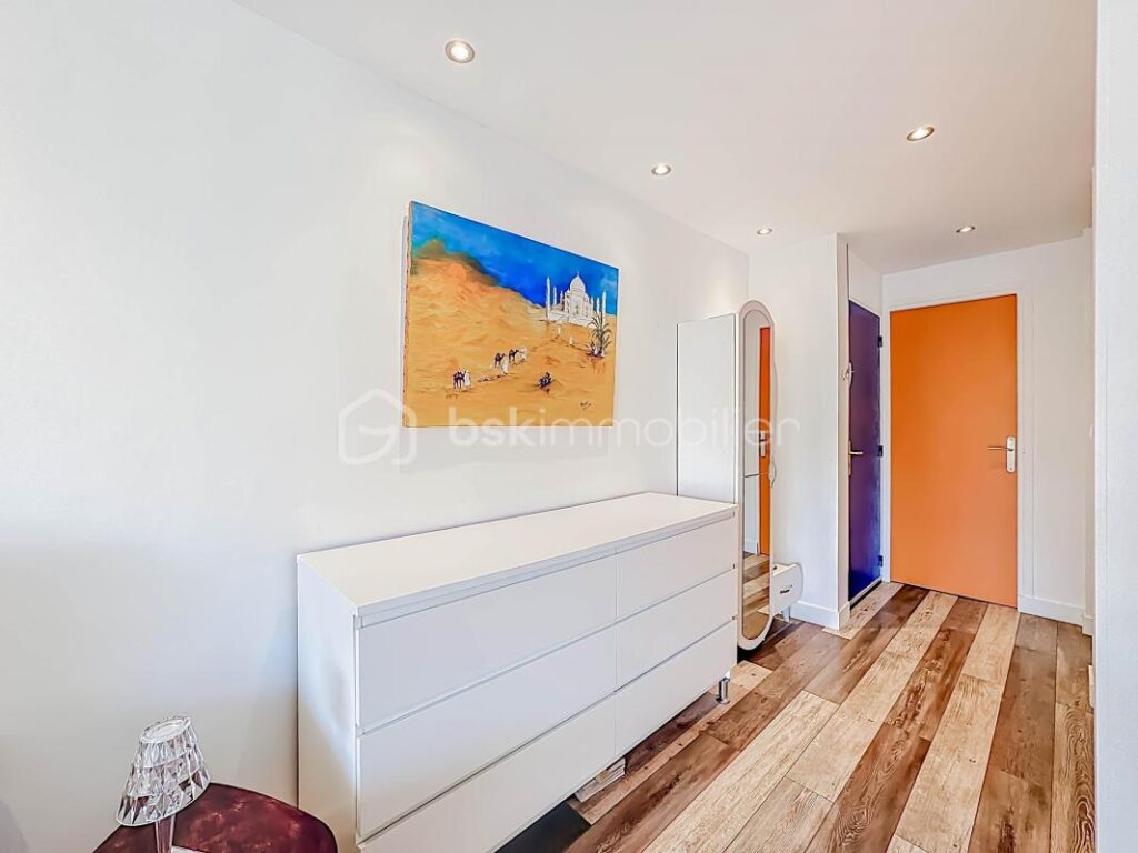EXCLUSIVITE *** Magnifique Appartement T2 entièrement rénové avec terrasse et parking à PALAVAS *** – 2 pièces – 1 chambre – 40 m²