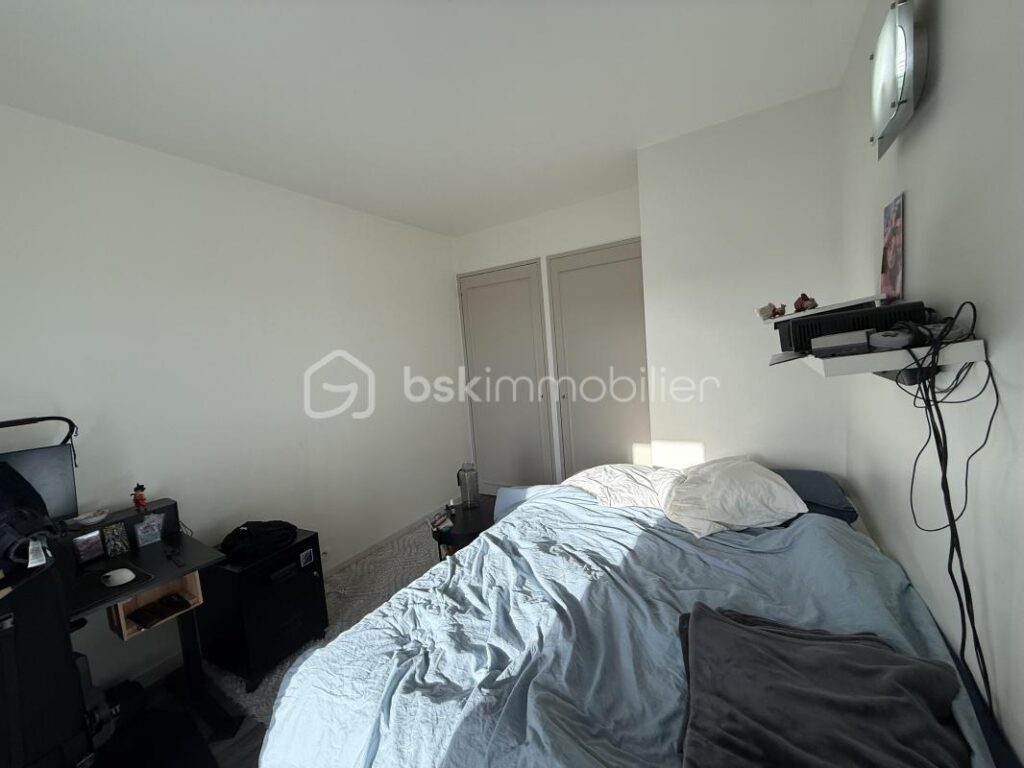 Appartement loué – Investissement locatif sécurisé – Proche université et centre-ville – Avec garage + cave – 2 pièces – 1 chambre – 36 m²