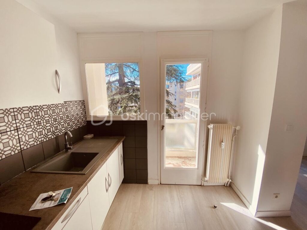 📍 NÎMES : Appartement T3 Lumineux – 3 pièces – 2 chambres – 67 m²