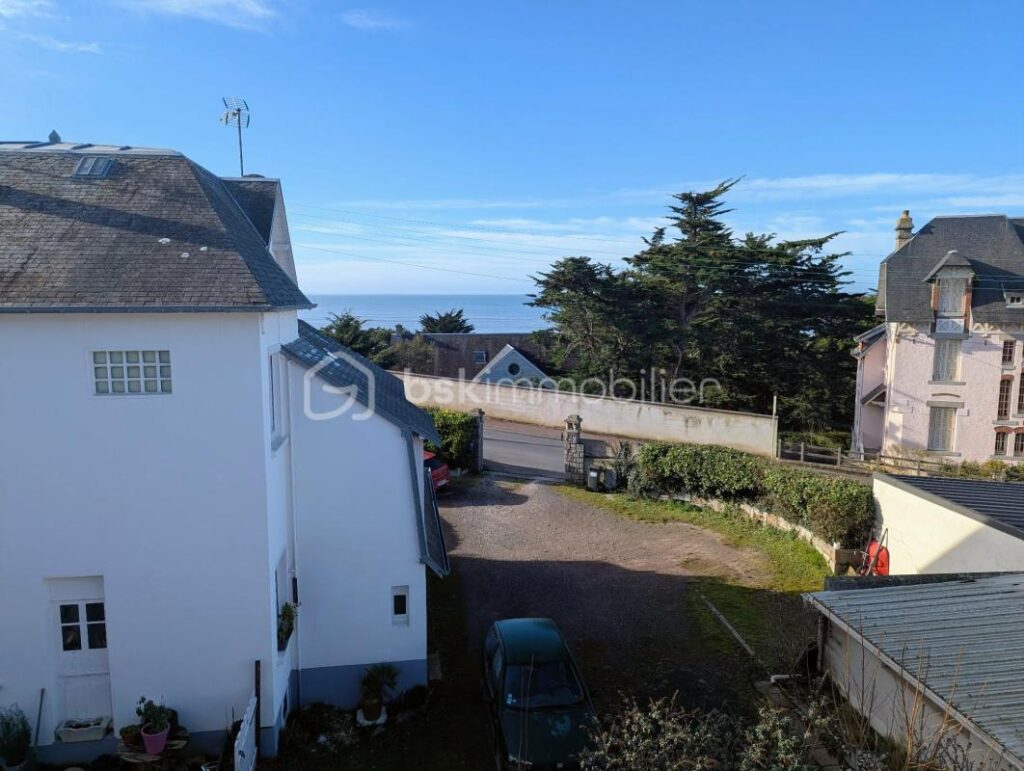 Appartement duplex vue mer avec parking – 2 pièces – 1 chambre – 28 m²