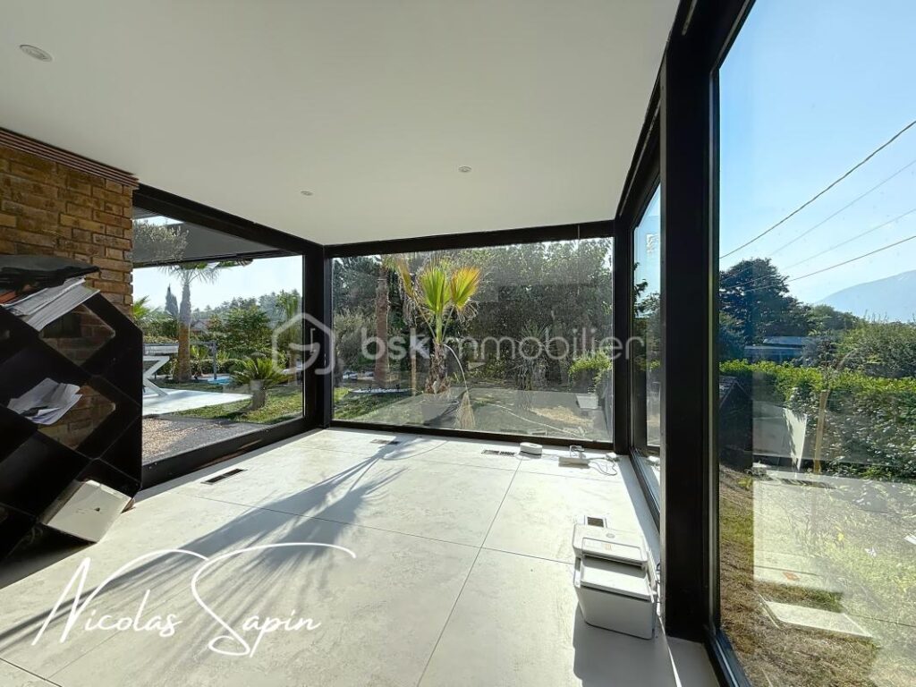 Maison d’architecte de 188m2 avec piscine – 6 pièces – 4 chambres – 188 m²