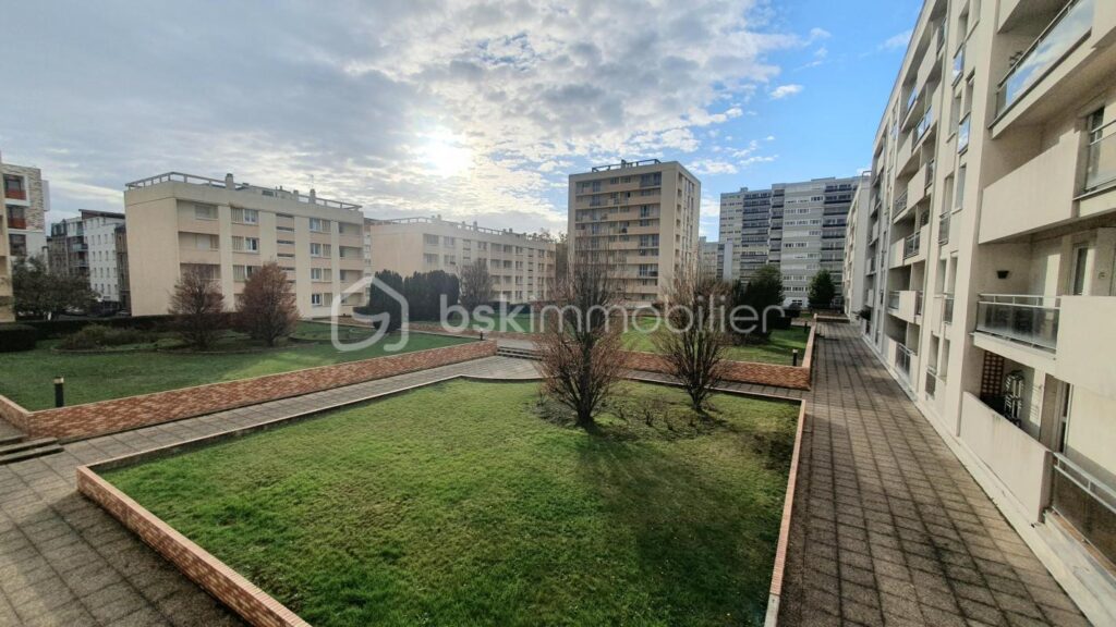 DEMIDOFF APPARTEMENT TYPE F4 DE 77M² / BALCON / CAVE / GARAGE / ASCENSEUR – 4 pièces – 2 chambres – 77 m²