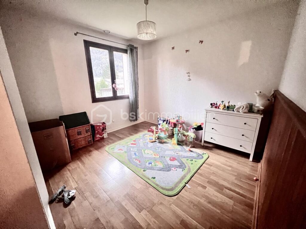 Maison de 100 m² sur terrain de 1500 m² – 4 pièces – 3 chambres – 100 m²