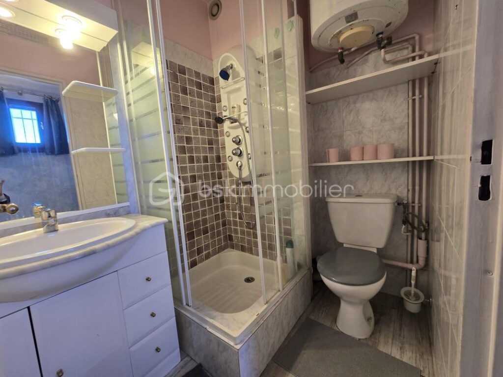 Appartement 2 pièces face au port – 28 m² habitable – 2 pièces – 1 chambre – 23 m²