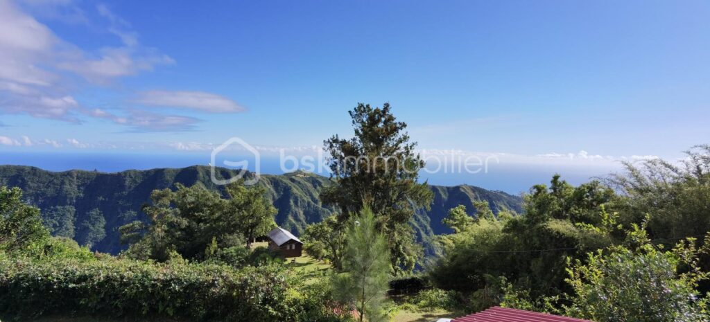 A VENDRE – VILLA LE BRULE – SAINT DENIS – VUE EXEPTIONNELLE – 4 pièces – 3 chambres – 90 m²