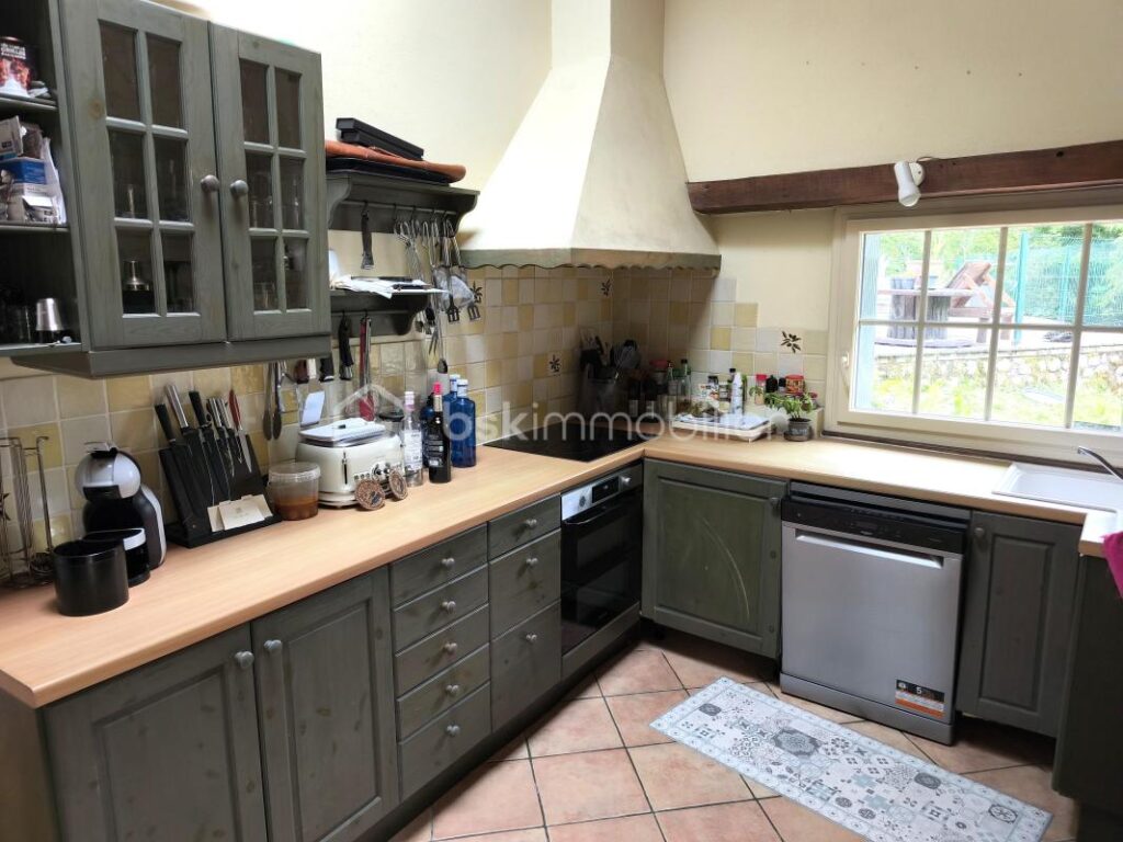 MAISONS DU 17 EME AVEC PETITE DEPENDANCE ET GARAGE – 5 pièces – 4 chambres – 150 m²