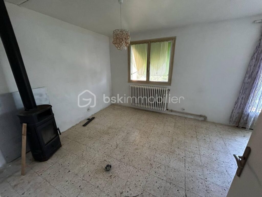 Magnifique maison familiale avec vue dégagée à Creissels – 6 pièces – 5 chambres – 128 m²