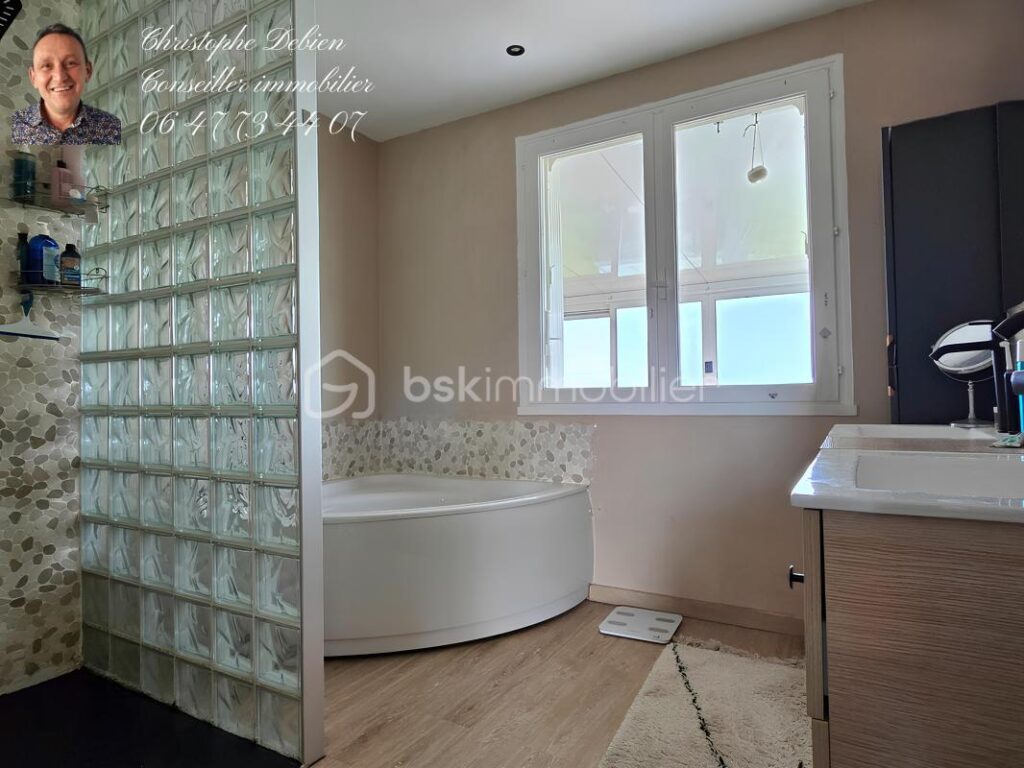 MAISON LUMINEUSE / VUE SUR LA NATURE / 108M² HABITABLES / 2 CHAMBRES / VÉRANDA / GRAND SOUS-SOL / PARCELLE 1328M² / CHAVAGNES-EN-PAILLERS – 5 pièces – 2 chambres – 108 m²