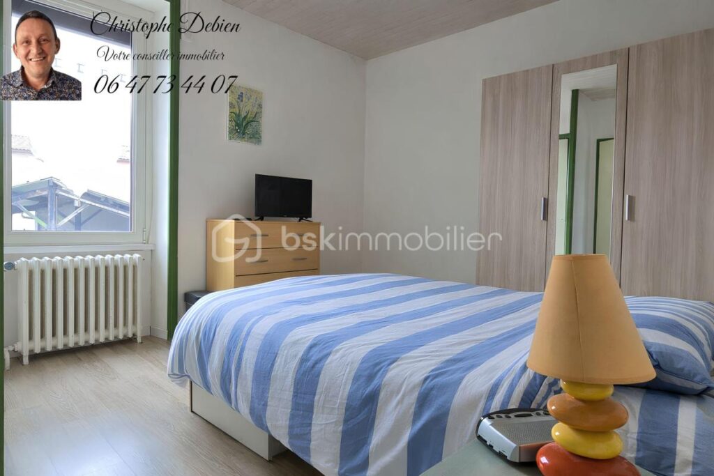 PAVILLON FAMILIAL 221 M² – 6 CHAMBRES – JARDIN CLOS & DÉPENDANCES – CENTRE DE CHAVAGNES-EN-PAILLERS – 10 pièces – 6 chambres – 221 m²