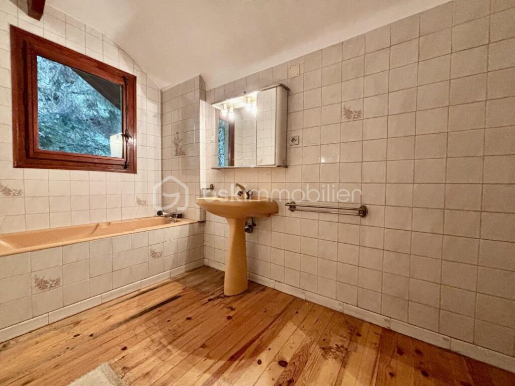 Chalet en bois avec vue sur le lac du Bourget – Le Vivier-du-Lac – 5 pièces – 3 chambres – 100 m²