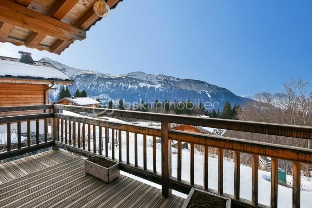 CHALET AVEC VUE PANORAMIQUE, ACCÈS SKI & POTENTIEL LOCATIF – 4 pièces – 3 chambres – 135 m²