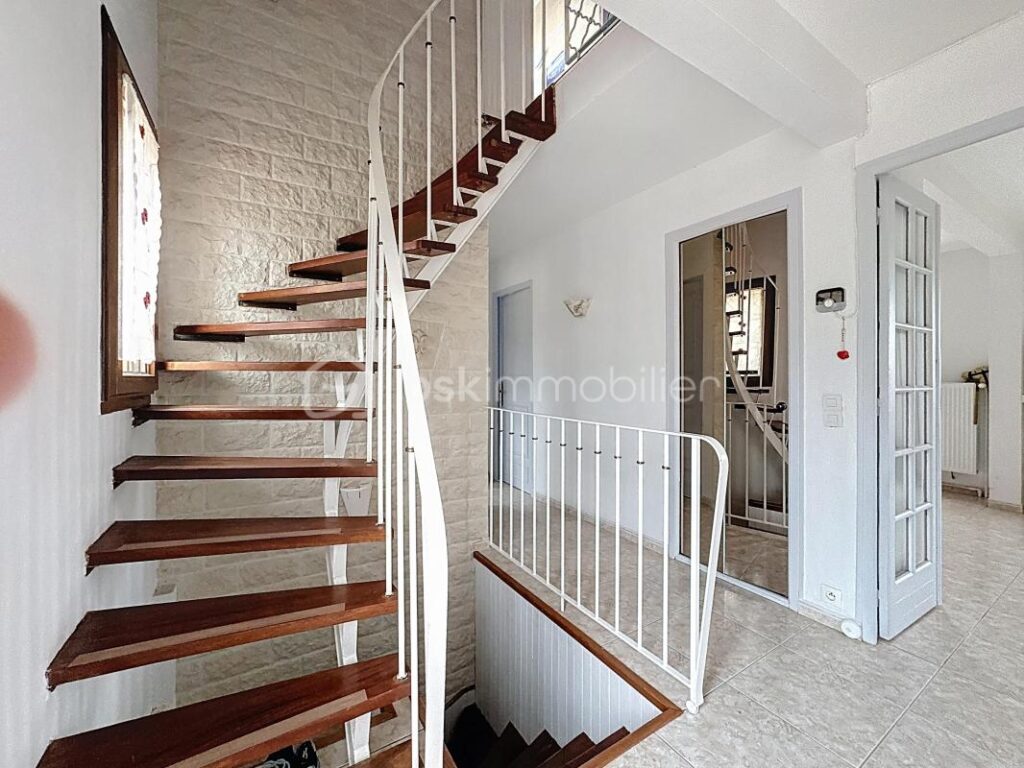 Maison familiale 6 pièces au calme dans un cadre verdoyant – 6 pièces – 5 chambres – 136 m²