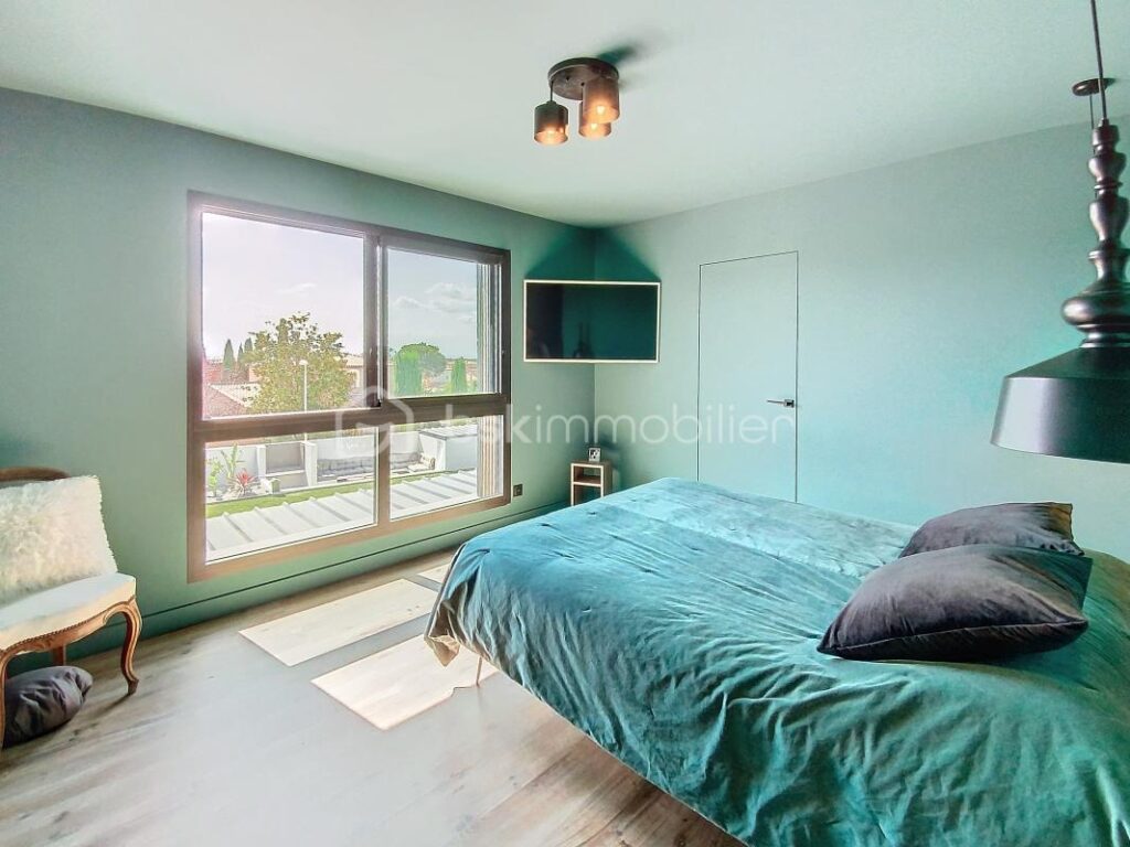 PERLE RARE AU MONT SAINT-LOUP – 5 pièces – 3 chambres – 190 m²