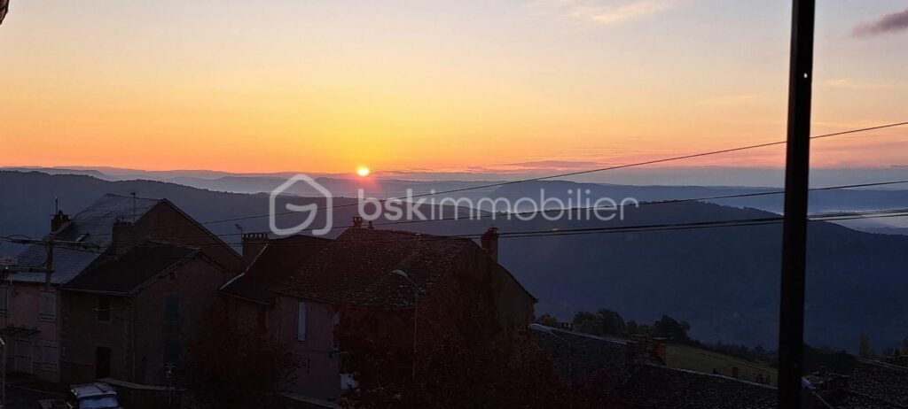 Maison – 5 pièces – 3 chambres – 110 m²